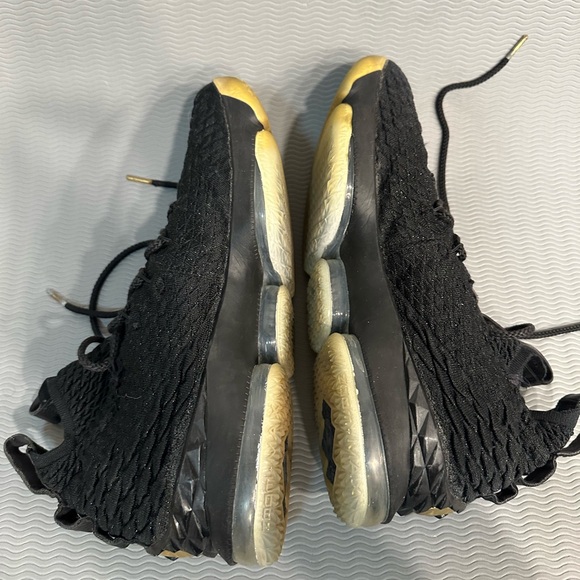 NIKE LEBRON 15 - Picture 5 of 7